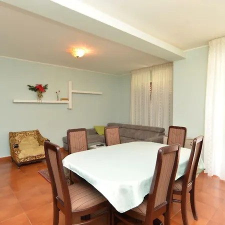 House Aleksandar 1423